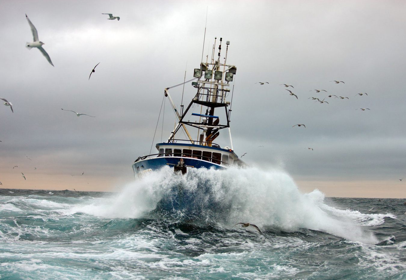 Naše loď Incentive na moři